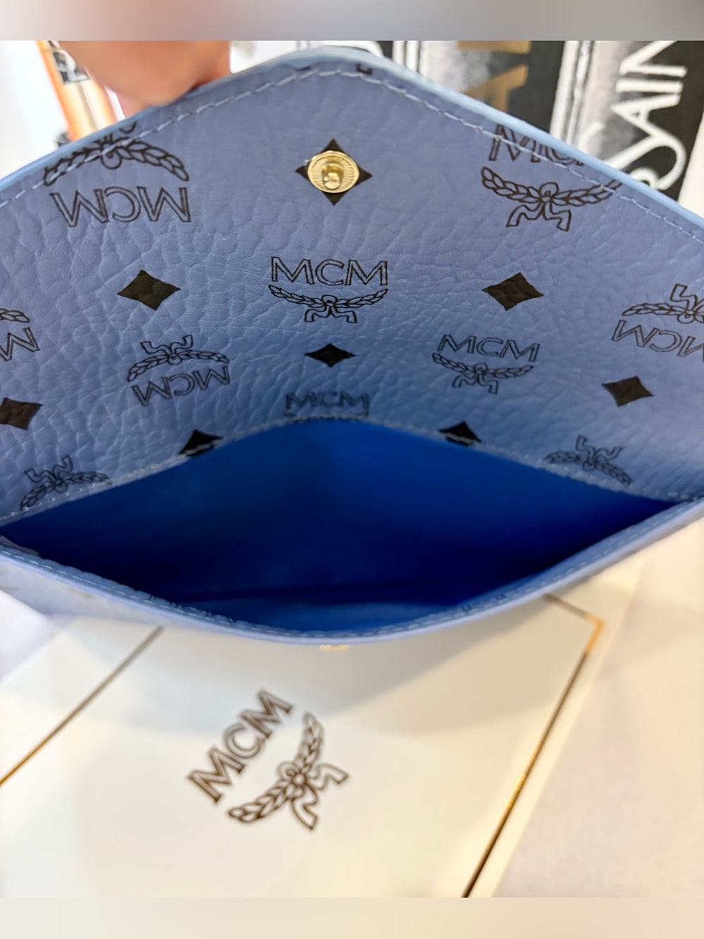 NIB MCM Sky Blue Logo Envelope Clutch/Crossbody. Includes classy chain/box/dusty - Picture 4 of 8